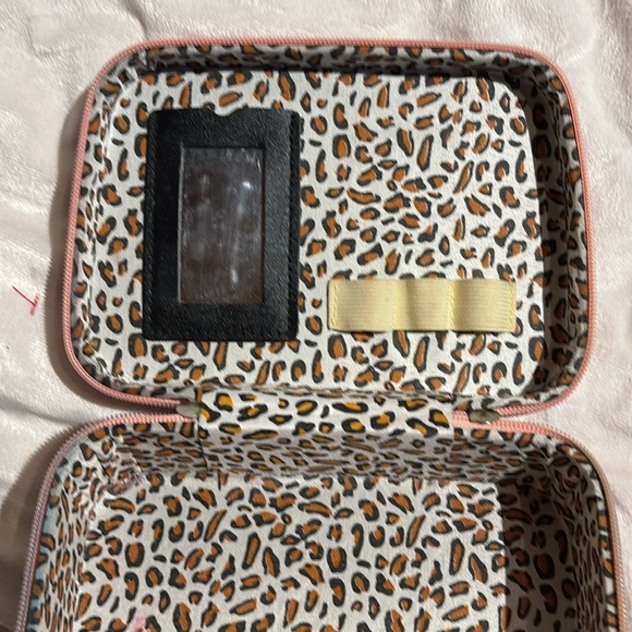 Pink Glitter Case Can Hold Makeup or Anything Your Sparkling Heart Desires - Picture 6 of 11